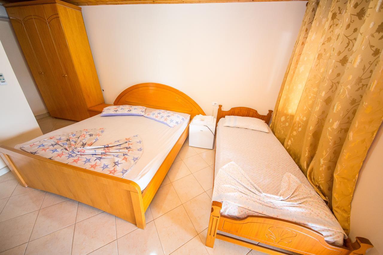Isi Rooms Вльора Екстер'єр фото