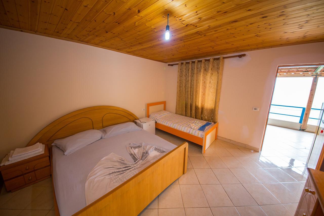 Isi Rooms Вльора Екстер'єр фото