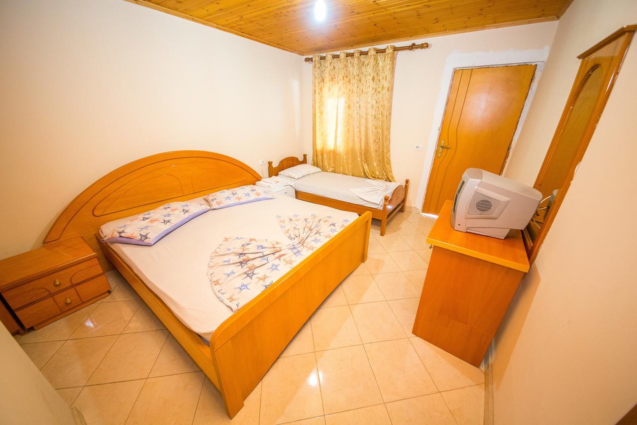 Isi Rooms Вльора Екстер'єр фото